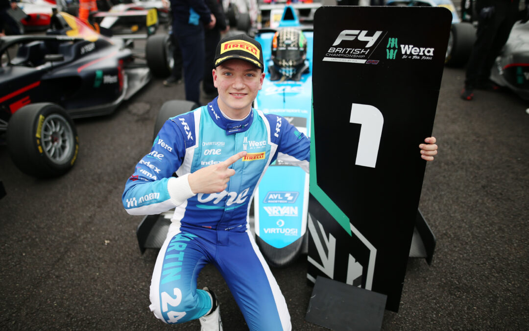 A brit F4 éllovasaként távozott Molnár Martin a történelmi győzelmének helyszínéről